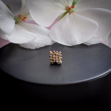 Accesorio con cristales oro 18k c/ rosca - Karen oro 18k - Rombo con zircones frontales