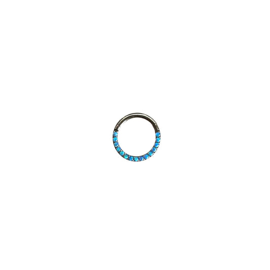 Argolla titanio ASTM F136 - Segment ring con línea de ópalos frontal azul