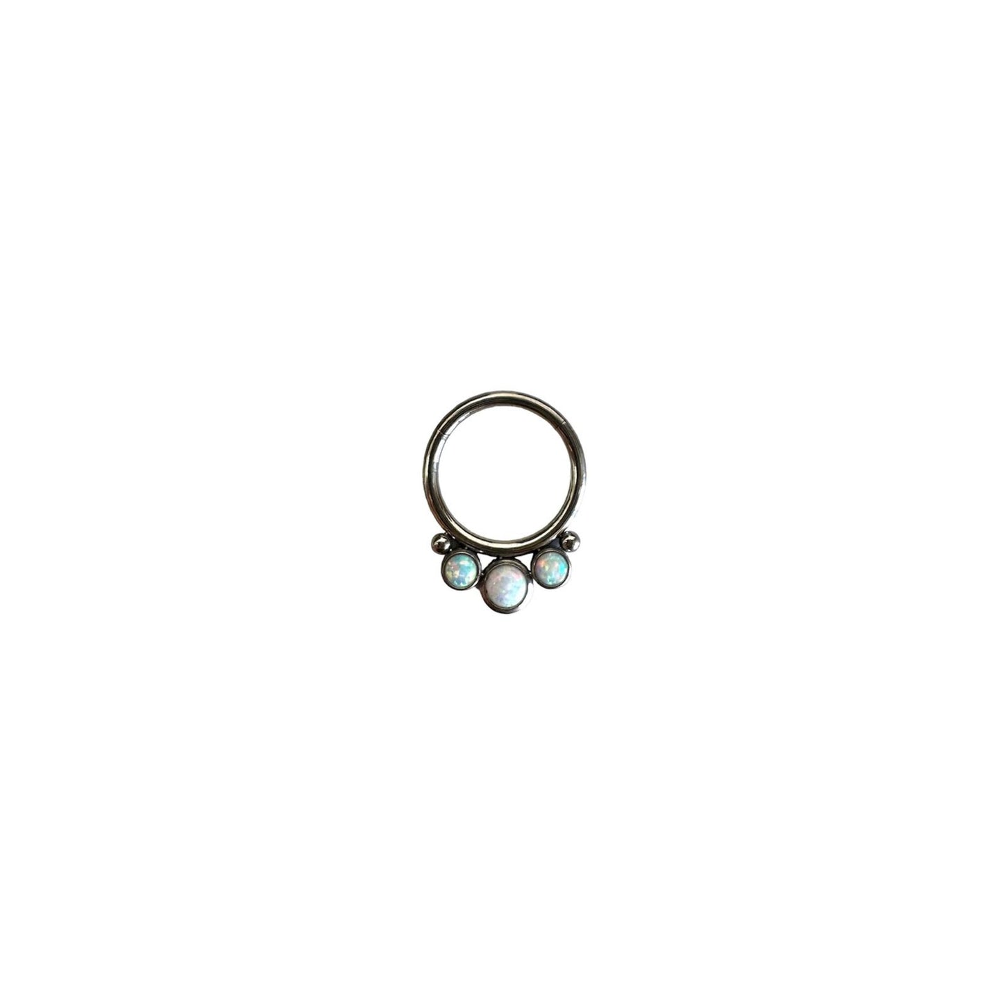 Argolla titanio ASTM F136 - Segment ring triple opal blanco + bolas plateadas