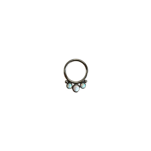 Argolla titanio ASTM F136 - Segment ring triple opal blanco + bolas plateadas