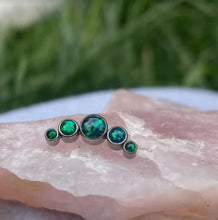 Accesorio cluster titanio ASTM F136 - Accesorio medialuna 5 gemas opal dark green