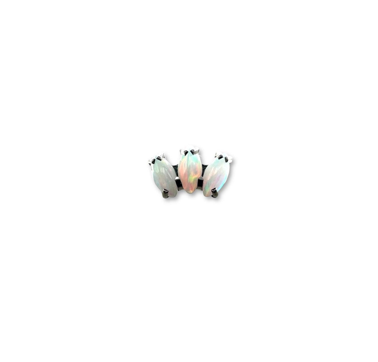 Accesorio minicluster c/ rosca titanio ASTM F136 - Accesorio triple marquise opalo white