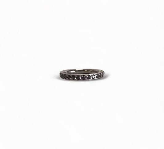 Argolla titanio ASTM F136 - Segment ring con línea de zirconias lateral negro
