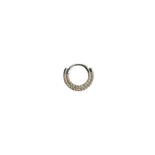 Argolla titanio ASTM F136 - Segment ring con doble línea de zirconias frontal apegada champagne