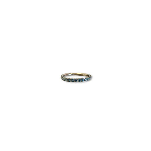 Argolla titanio ASTM F136 - Segment ring con línea de zirconias lateral celeste
